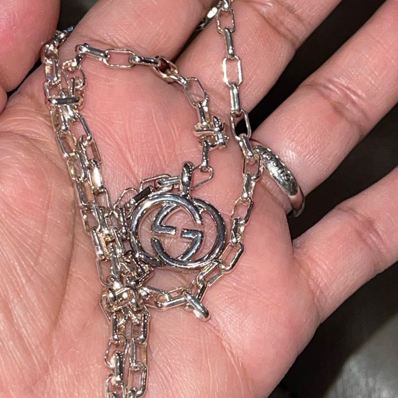 🛑 SOLD 🛑Gucci Preloved necklace excellent condition GG logo come with box n DB - Picture 3 of 15